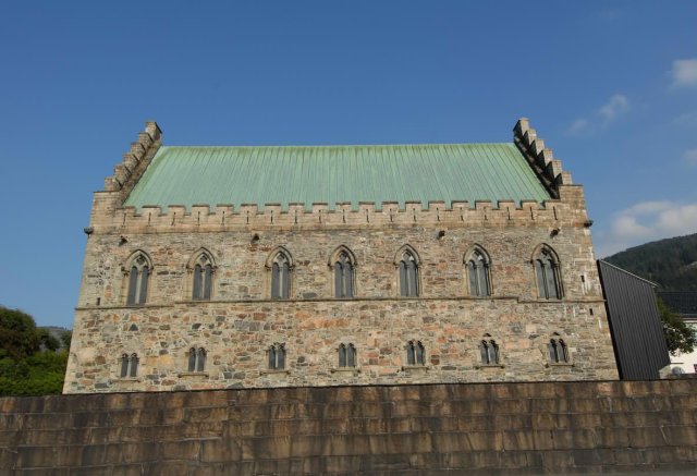 standard_compressed_bergenhus_haakonsh._fb_joril_finstaddsc_0077.jpg